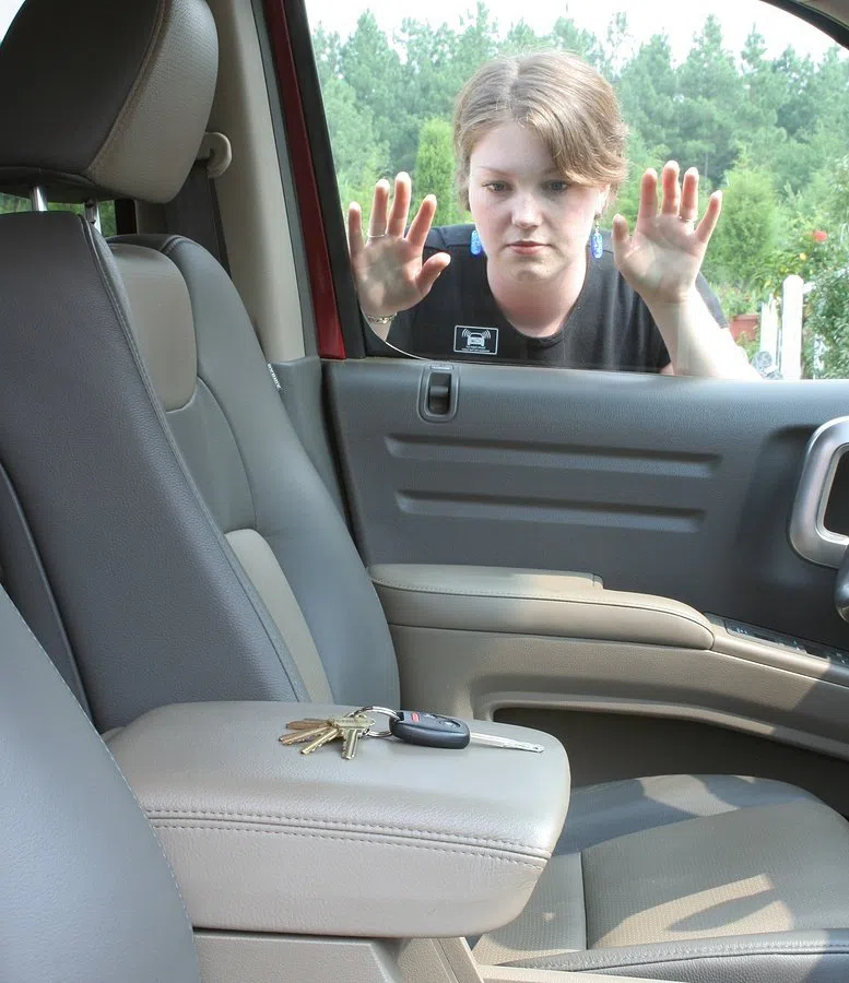 Logan Locksmith Shop Colorado Springs, CO 719-992-3128 - locked-keys-in-car